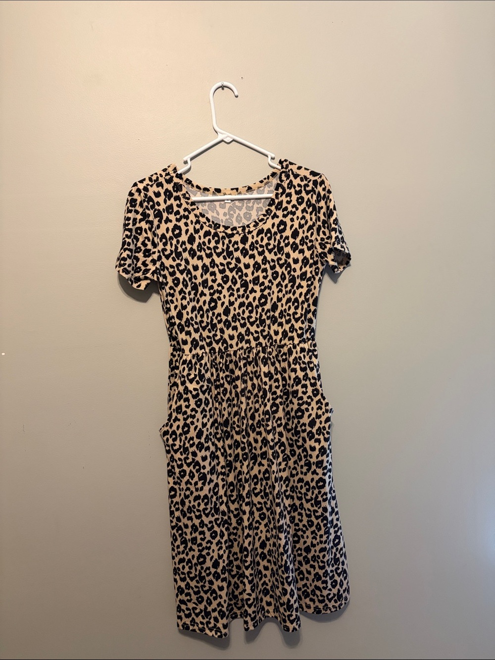 Leopard Print Short Sleeve Casual Dress - Beige/Black